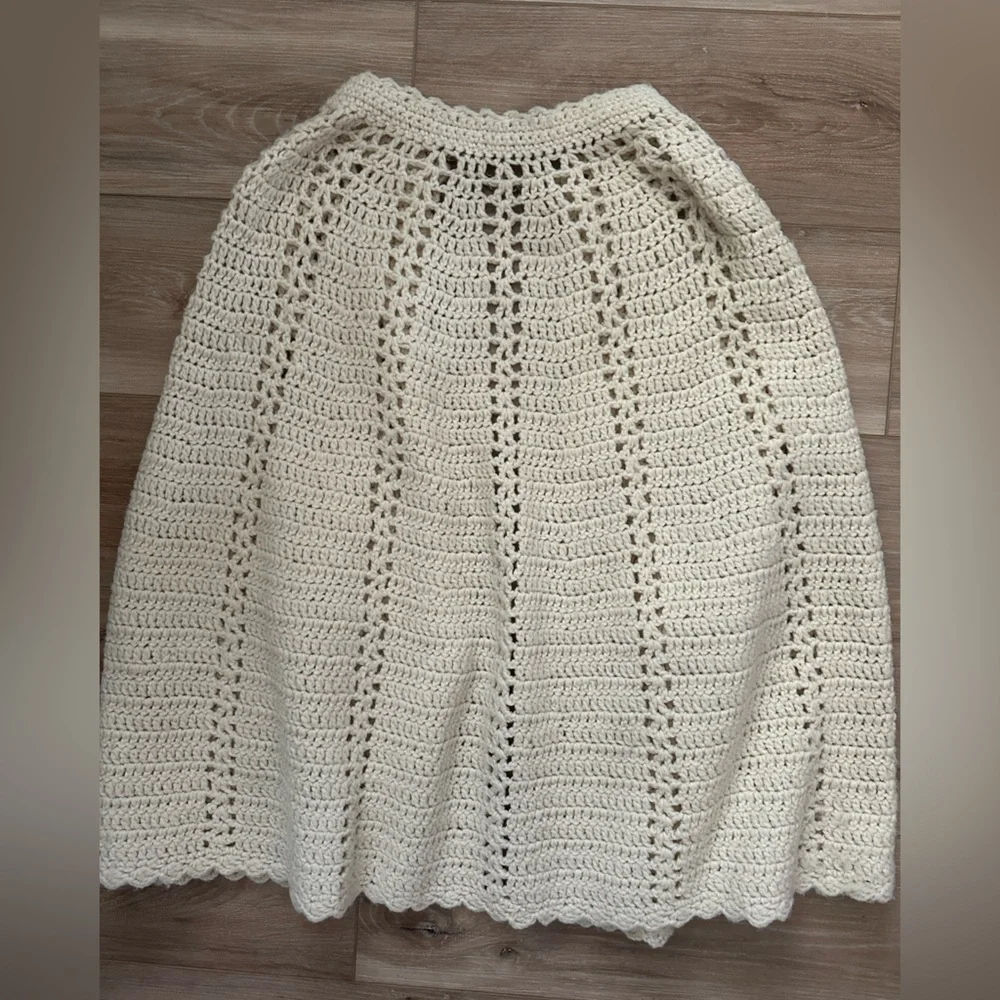 Vintage Handcrafted Knit Cape w/Vintage Sweater clip - Picture 2 of 7